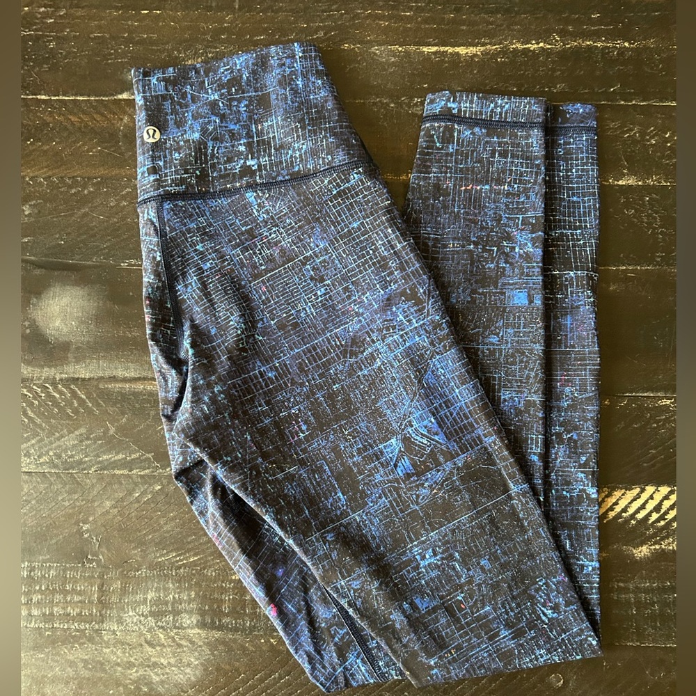 Lululemon leggings, blue and black design